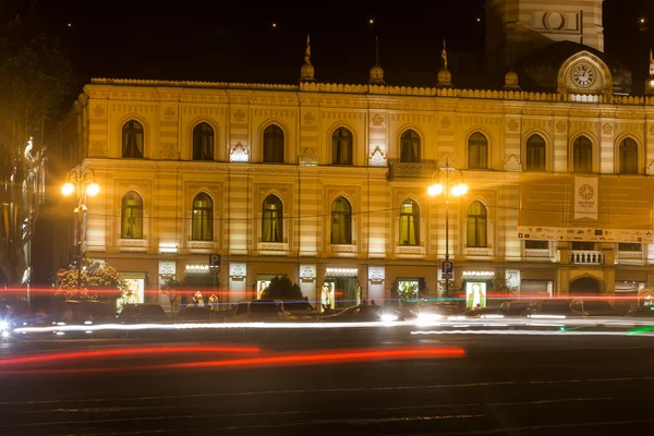 La plaza de la libertad por la noche en el centro de Tiflis con luz —  Fotos de Stock