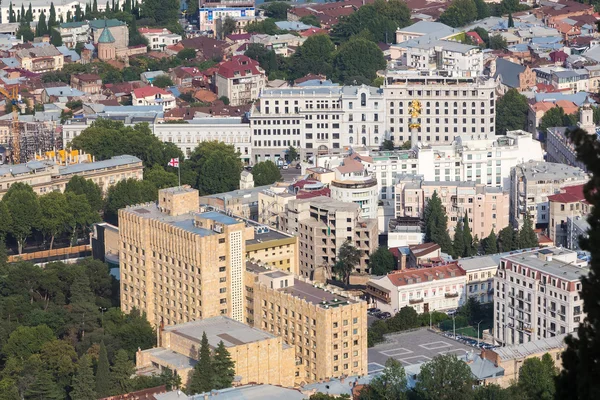 Tiflis, Gürcistan'ın başkenti merkezi üzerinde havadan görünümü — Stok fotoğraf