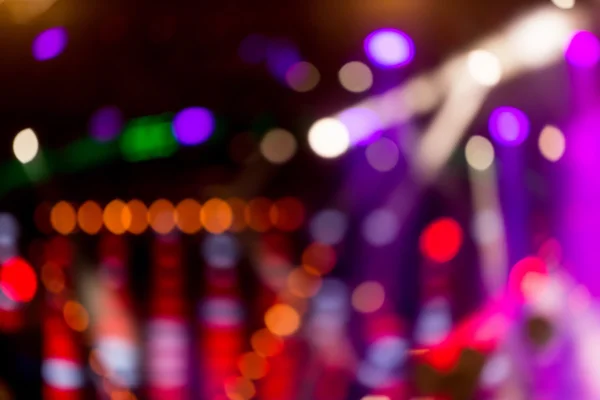 Defocused entertainment concert lighting on stage, bokeh — Stock Photo, Image