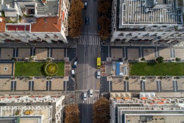 Selanik, Yunanistan - 03 Kasım 2020: Corona Virüsü, Selanik kentindeki ünlü Aristotelöz Meydanı 'nın hava manzaralı tecridi.