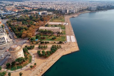 Yunanistan 'ın Selanik kentindeki Beyaz Kule meydanının hava manzarası