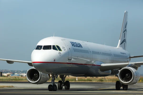 Aircraft operated by Aegean Airlines, ready to take off at Inter — Stock Photo, Image