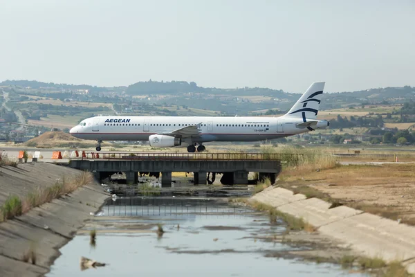 Aircraft operated by Aegean Airlines, ready to take off at Inter — Stock Photo, Image