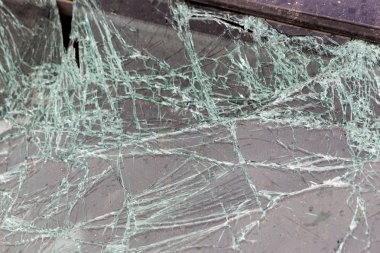  büyük kamyon araba sayısı çöktü ve kil 4 kişi vardı