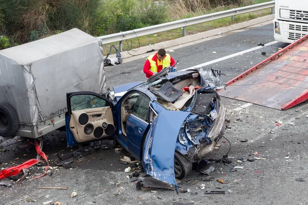 Large truck crashed into a number of cars and 4 people were kil — Stock Photo, Image