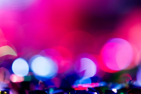 Iluminação de concerto de entretenimento desfocado no palco, bokeh . — Fotografia de Stock