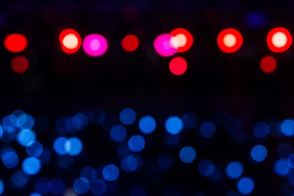 Illuminazione da concerto di intrattenimento sfocata sul palco, bokeh . — Foto Stock