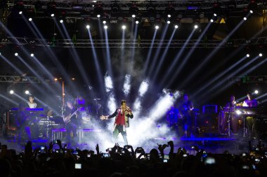 Şarkıcı Sakis Rouvas deli Kuzey sahne Festivali'nde gerçekleştirme 