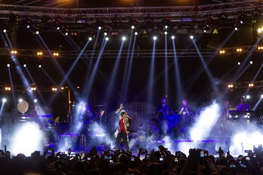 Şarkıcı Sakis Rouvas deli Kuzey sahne Festivali'nde gerçekleştirme 