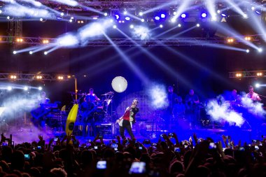 Şarkıcı Sakis Rouvas deli Kuzey sahne Festivali'nde gerçekleştirme 