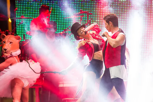 Sångaren Sakis Rouvas utför på galna Nord Stage festival — Stockfoto