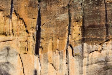Bir dağ Meteora, Yunanistan kayalarda arka plan.