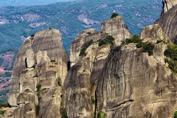 Stora stenar på bergen i Meteora, Grekland. — Stockfoto