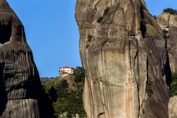 Stora stenar på bergen i Meteora, Grekland. — Stockfoto