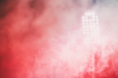 stadyum ışıkları ve duman