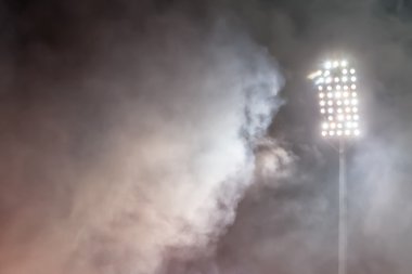 stadyum ışıkları ve duman