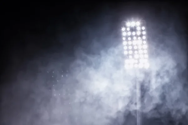 Stadyum ışıkları ve duman — Stok fotoğraf