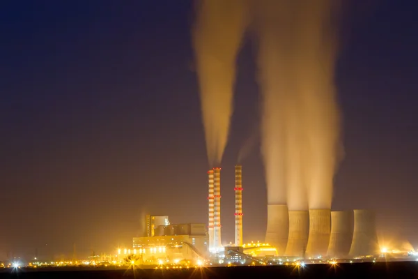 Elektromos erőmű Kozani, Görögország. Lassú zársebesség — Stock Fotó