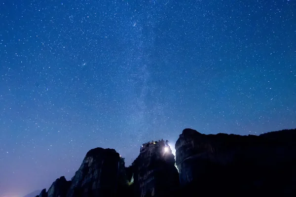 Cielo estrellado visto desde Meteora, Grecia — Foto de Stock