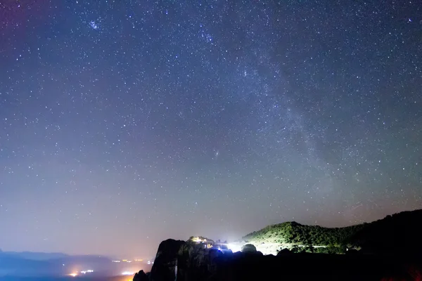 Sterrenhemel gezien van Meteora, Griekenland — Stockfoto