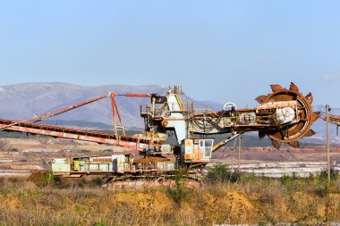 İş yerinizde bir linyit çukur benim zekâ dev bir kova tekerlekli ekskavatör