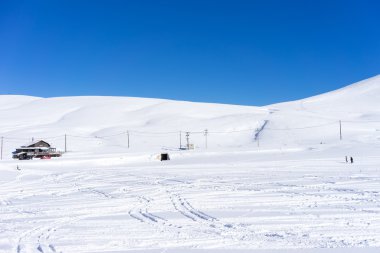 Havadan görünümü kar yağdı Dağı Falakro, Yunanistan.