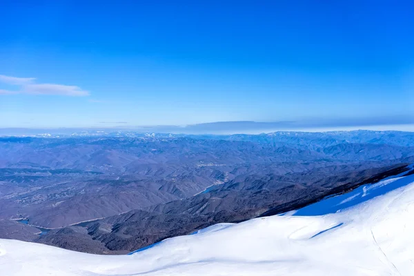 Vista aérea de la montaña nevada Falakro, en Grecia . — Foto de Stock