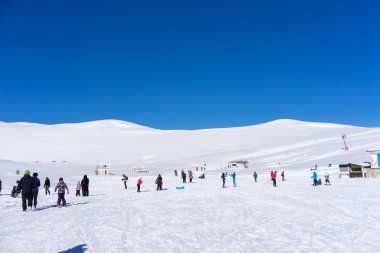 Ziyaret edenler dağ, Falakro, Greec Kayak kar keyfini çıkarın.