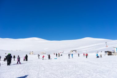 Ziyaret edenler dağ, Falakro, Greec Kayak kar keyfini çıkarın.