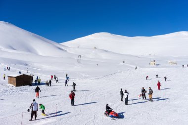 Ziyaret edenler dağ, Falakro, Greec Kayak kar keyfini çıkarın.