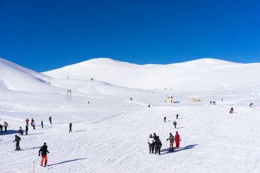 Ziyaret edenler dağ, Falakro, Greec Kayak kar keyfini çıkarın.