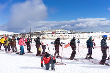 Kayakçı Yunanistan Kaimaktsalan Kayak Merkezi'nde kar keyfini çıkarın. Rec