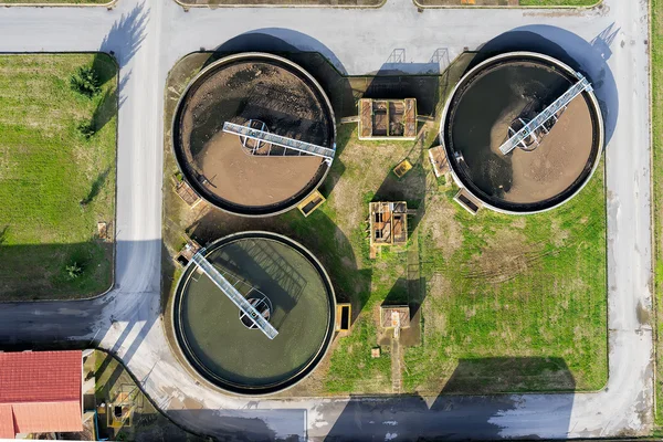 Luchtfoto van Giannitsa stad rioolwaterzuiveringsinstallatie — Stockfoto