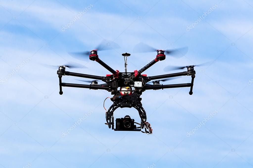 DJI S900 drone in flight with a mounted sony Edition digital – Editorial Photo © vverve