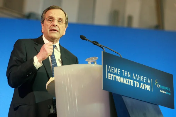 Prime Minister Antonis Samaras visits Thessaloniki to give his — Stock Photo, Image