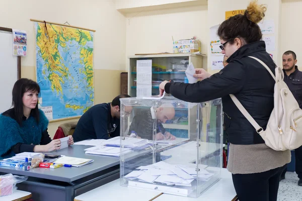 希腊选民前往投票大选 2015 年 — 图库照片