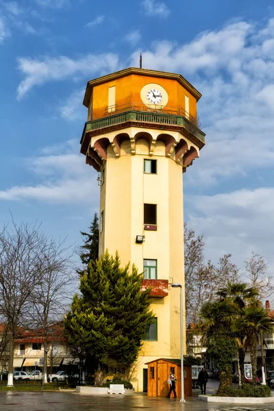 Old tower with large clock  in the square Halastra in thessaloni — Stock Photo, Image