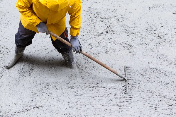 Pouring cement during sidewalk upgrade — Stock Photo, Image