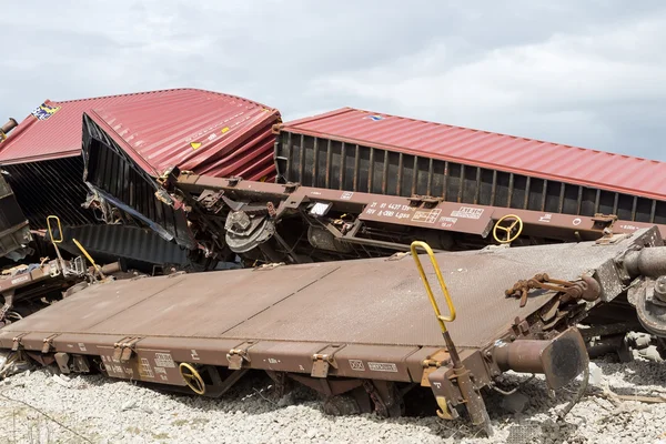 Derailed train coaches at the site of a train accident at the Ge — Stock Photo, Image