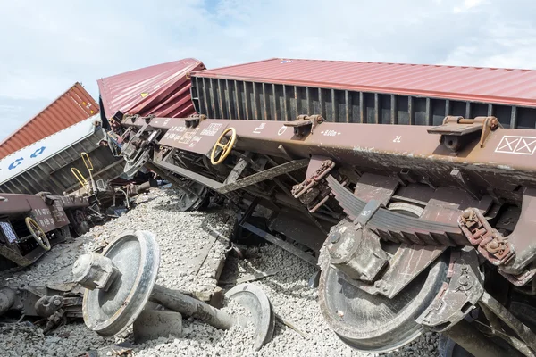 Wykolejony pociąg Trenerzy w miejscu wypadku kolejowego w Ge — Zdjęcie stockowe