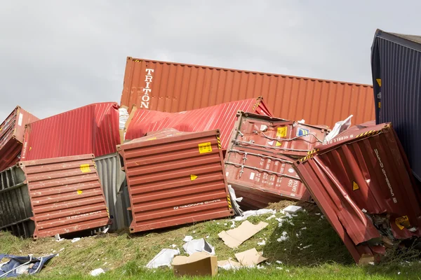 Derailed train coaches at the site of a train accident at the Ge — Stock Photo, Image