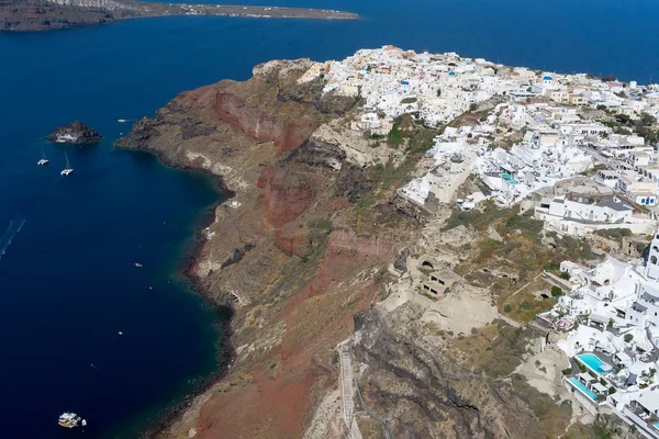 内部审计办公室在希腊圣托里尼岛的鸟瞰图 — 图库照片