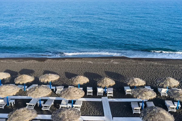 Perissa beach in Santorini — Stock Photo, Image