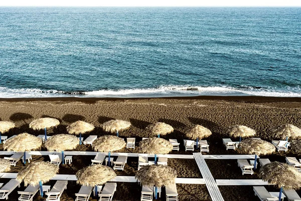 Perissa beach in Santorini — Stock Photo, Image