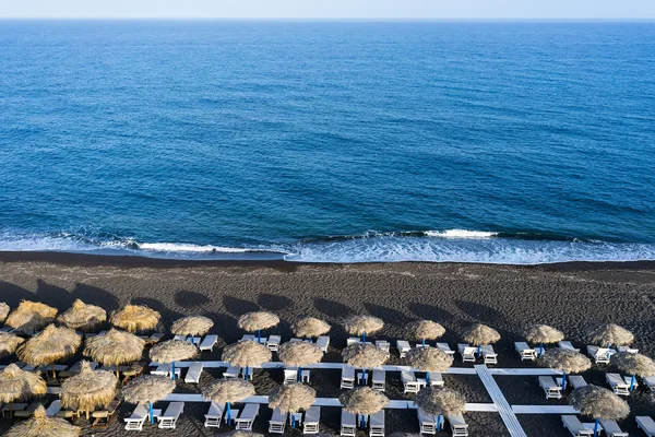 Perissa beach in Santorini — Stock Photo, Image