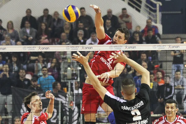 PAOK vs OLYMPIACOS GREEK VOLLEYLEAGUE FINALS — Fotografia de Stock