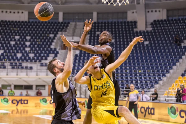 ARIS VS PAOK GREEK BASKET LEAGUE — ストック写真