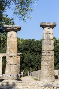 Olympia, Yunanistan'da Korint sütun kalıntıları