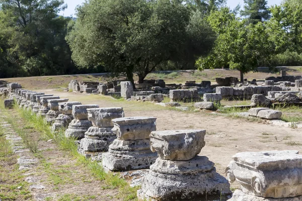 Remains of a Corinthian column in Olympia, Greece — Stock Photo, Image