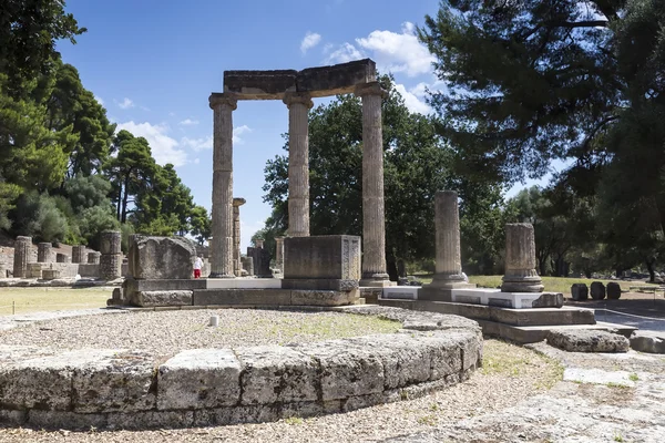 El edificio Philippeion permanece en el antiguo arqueológico de Olimpia — Foto de Stock